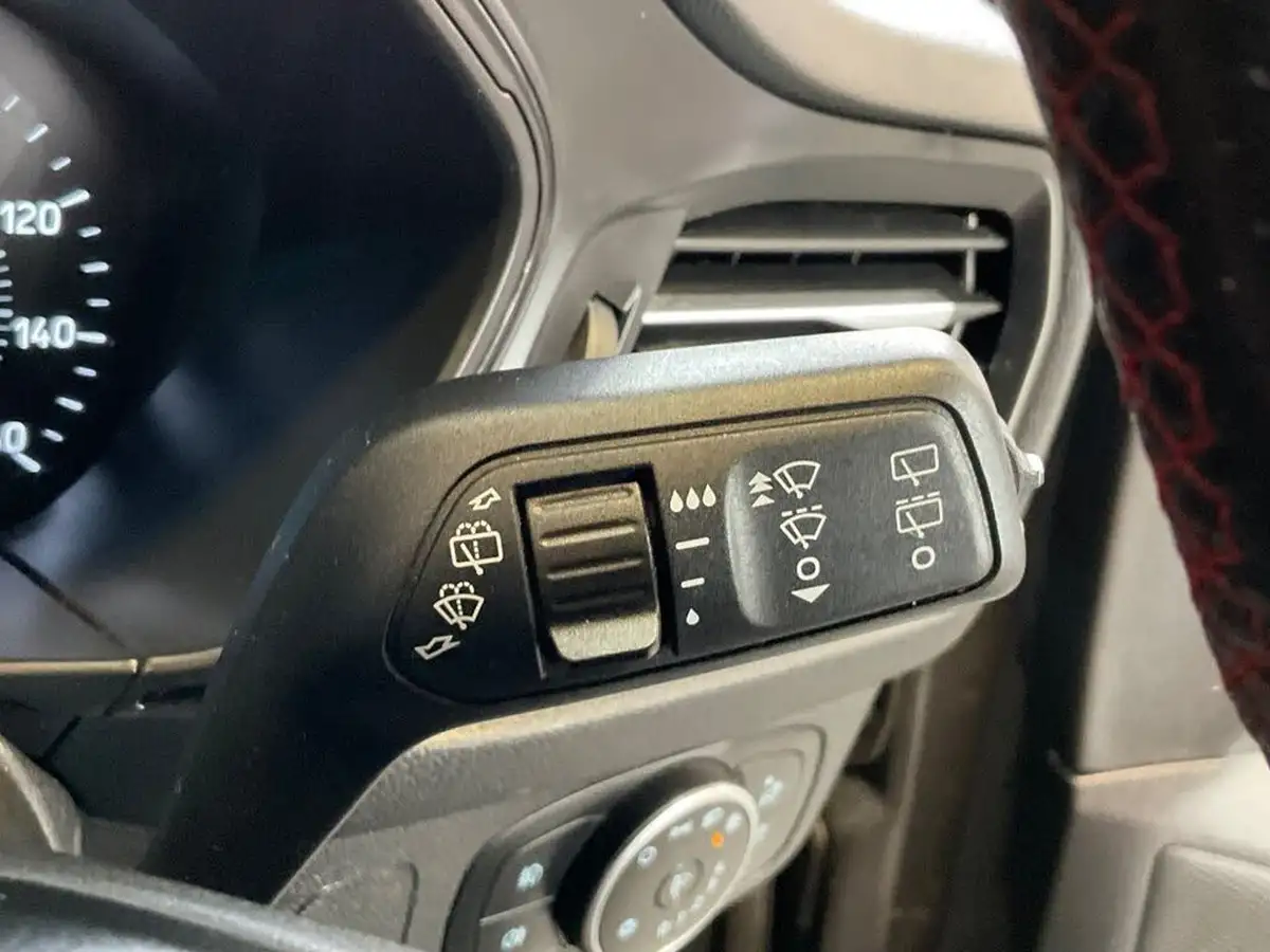2019-ford-focus-15t-st-line-x-182ps-hatchback-big-35