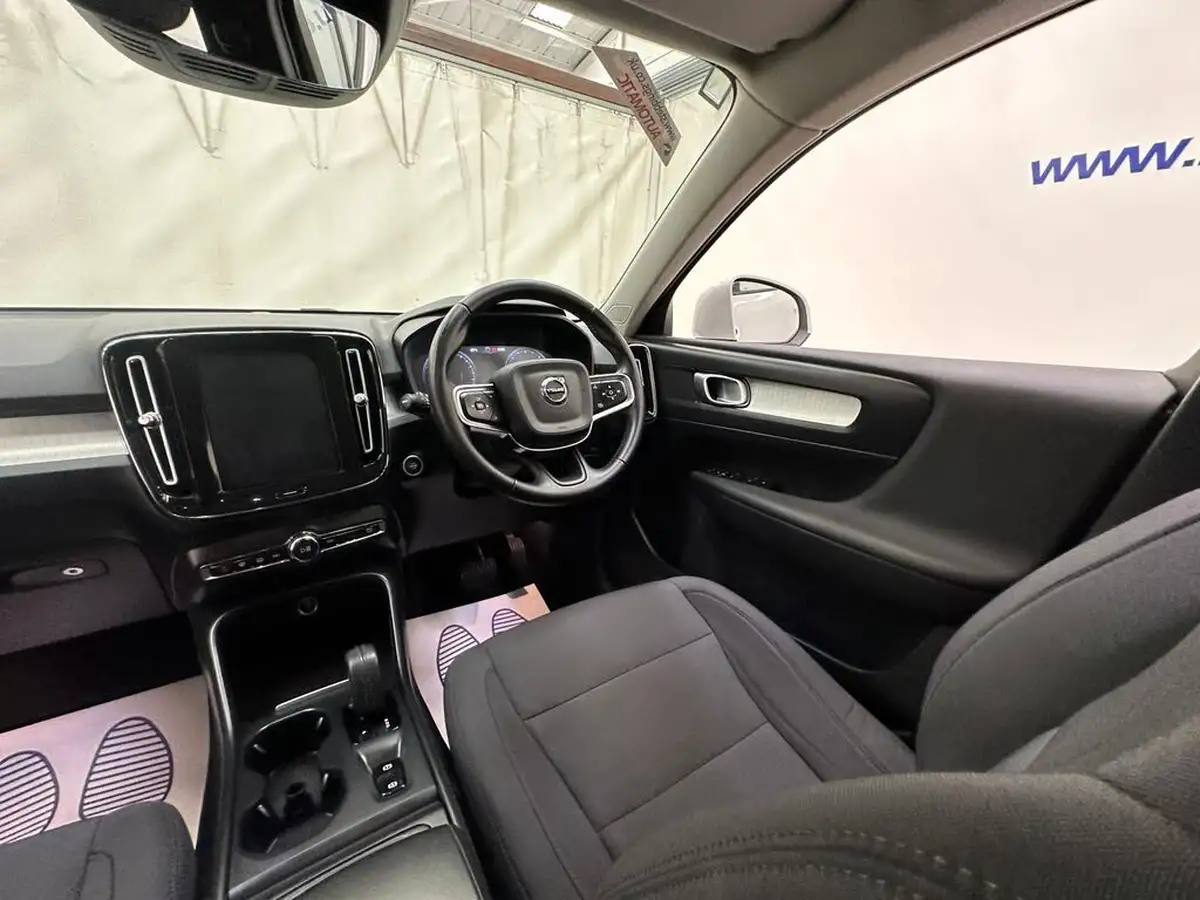 2020-volvo-xc40-20td-d3-momentum-geartronic-big-29