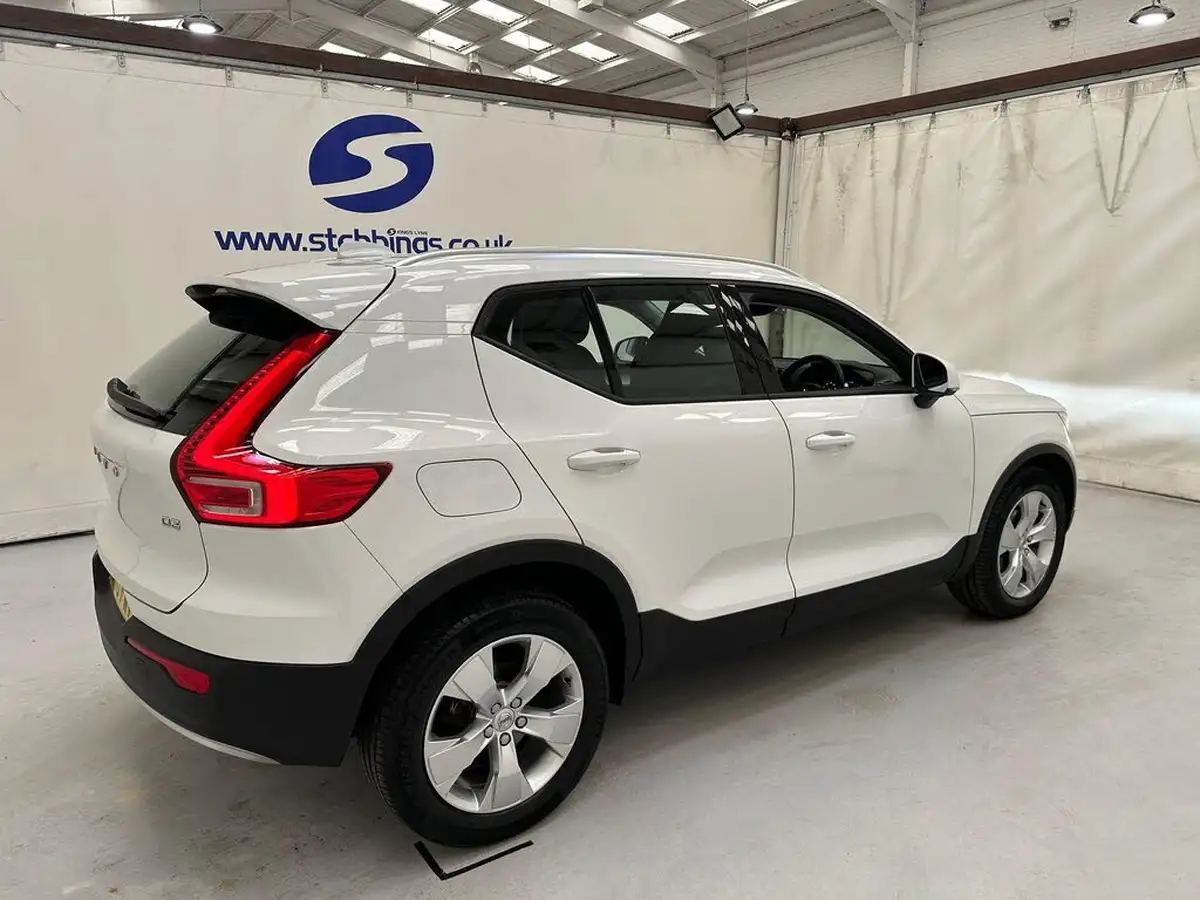 2020-volvo-xc40-20td-d3-momentum-geartronic-big-5
