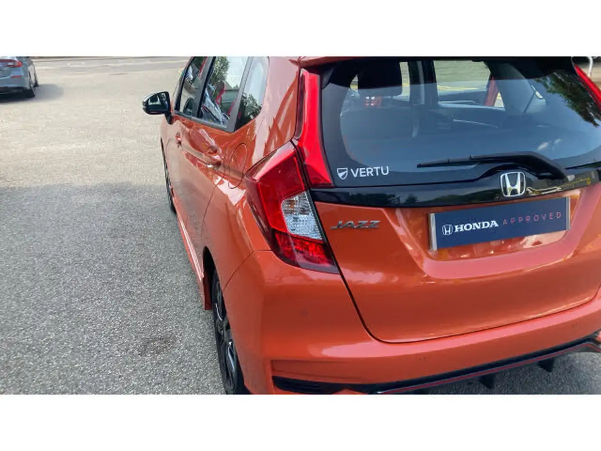 2019-honda-jazz-15-i-vtec-sport-navi-big-38
