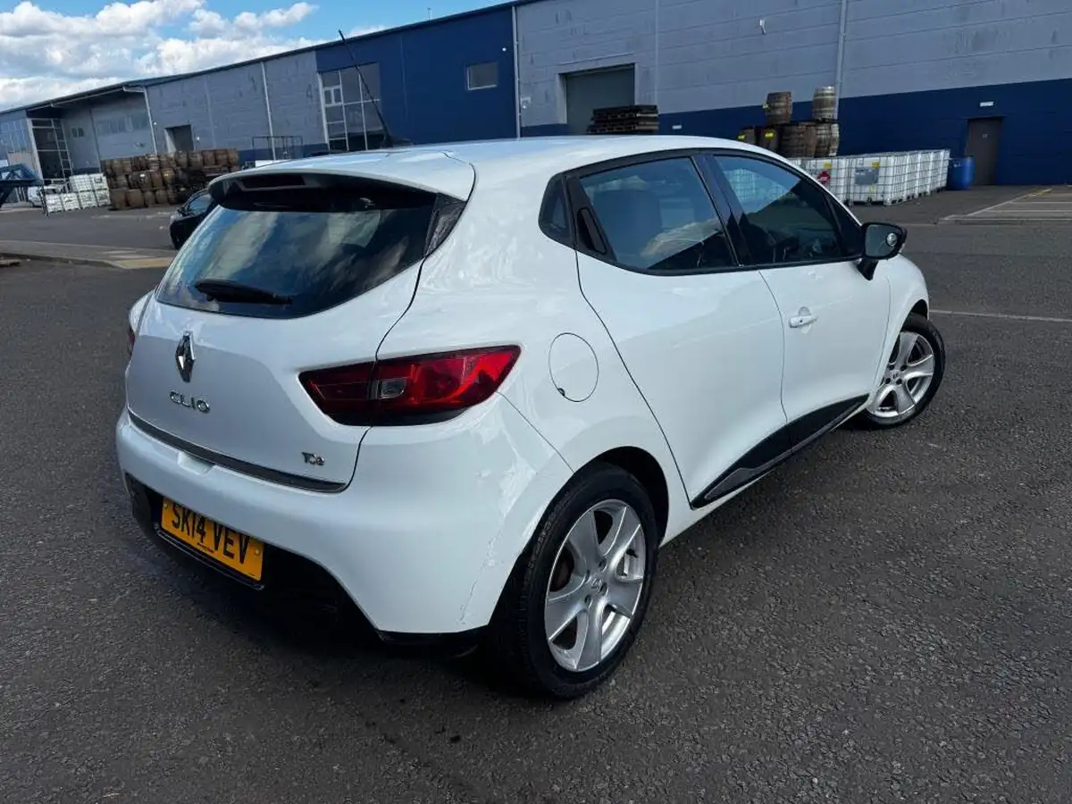 2014-renault-clio-09-dynamique-big-5