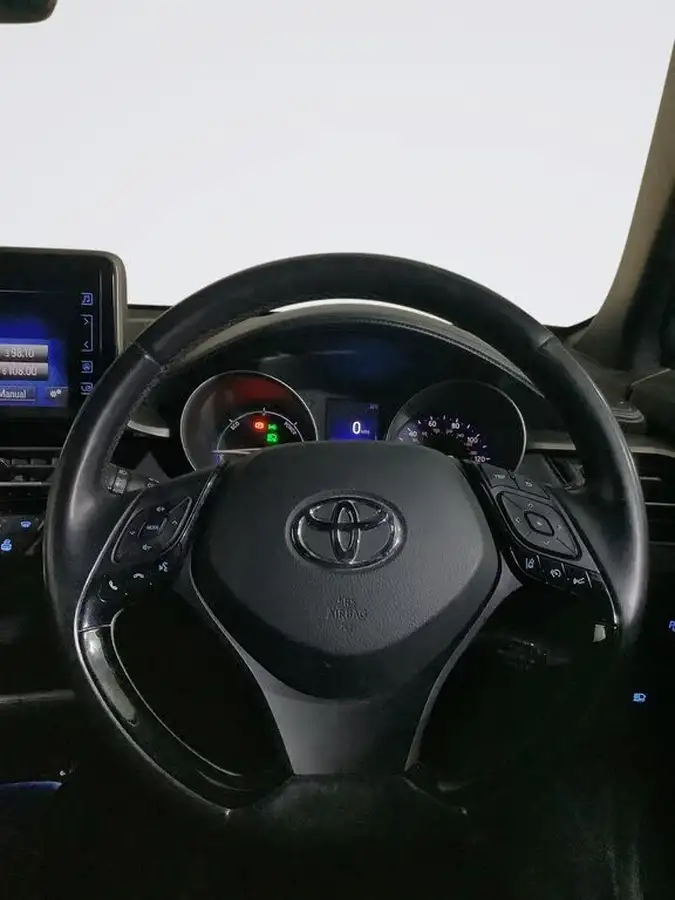 2018-toyota-c-hr-18-vvt-i-design-big-12