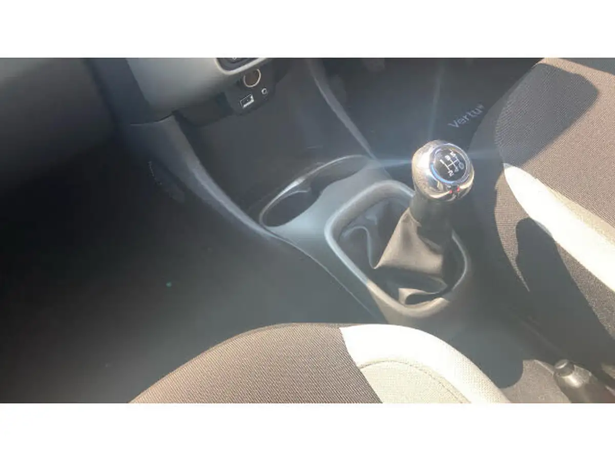 2017-toyota-aygo-10-vvt-i-x-play-71bhp-5d-big-12