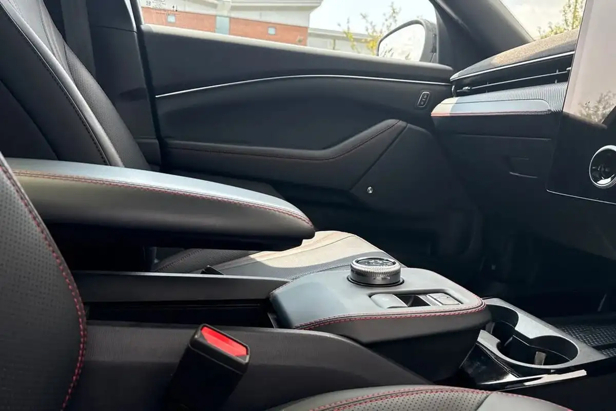 2022-ford-mustang-mach-e-e-extended-range-351ps-awd-big-42