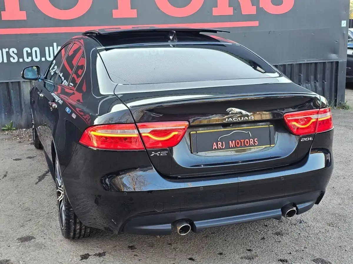 2018-jaguar-xe-20i-landmark-200ps-big-11