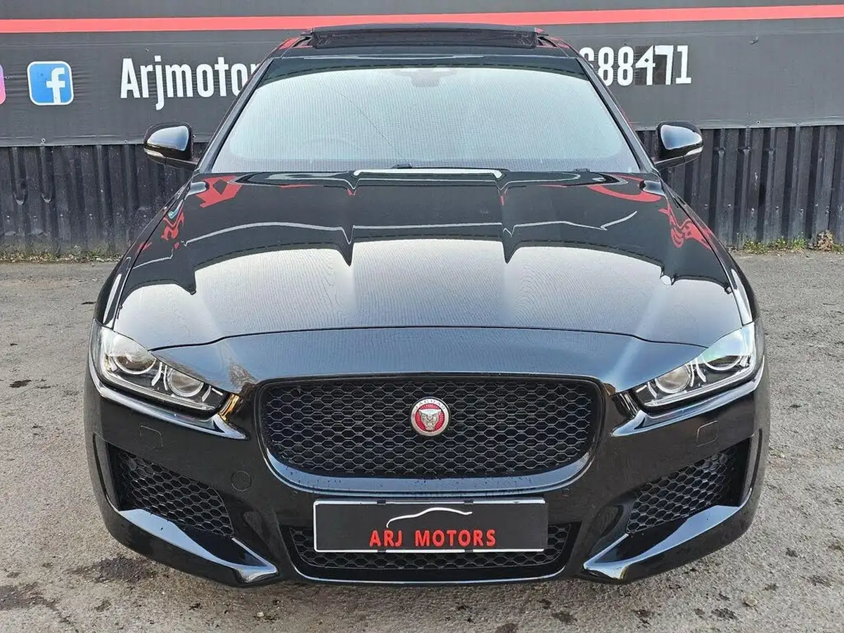 2018-jaguar-xe-20i-landmark-200ps-big-35