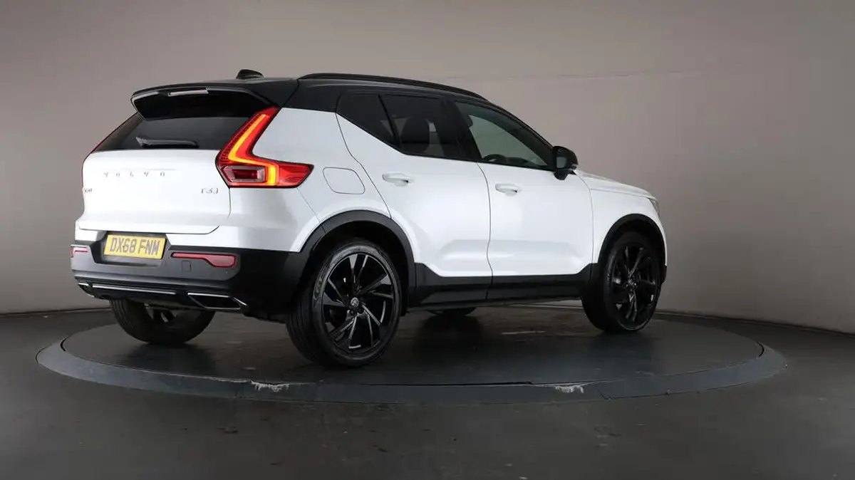 2018-volvo-xc40-15-t3-r-design-pro-big-67