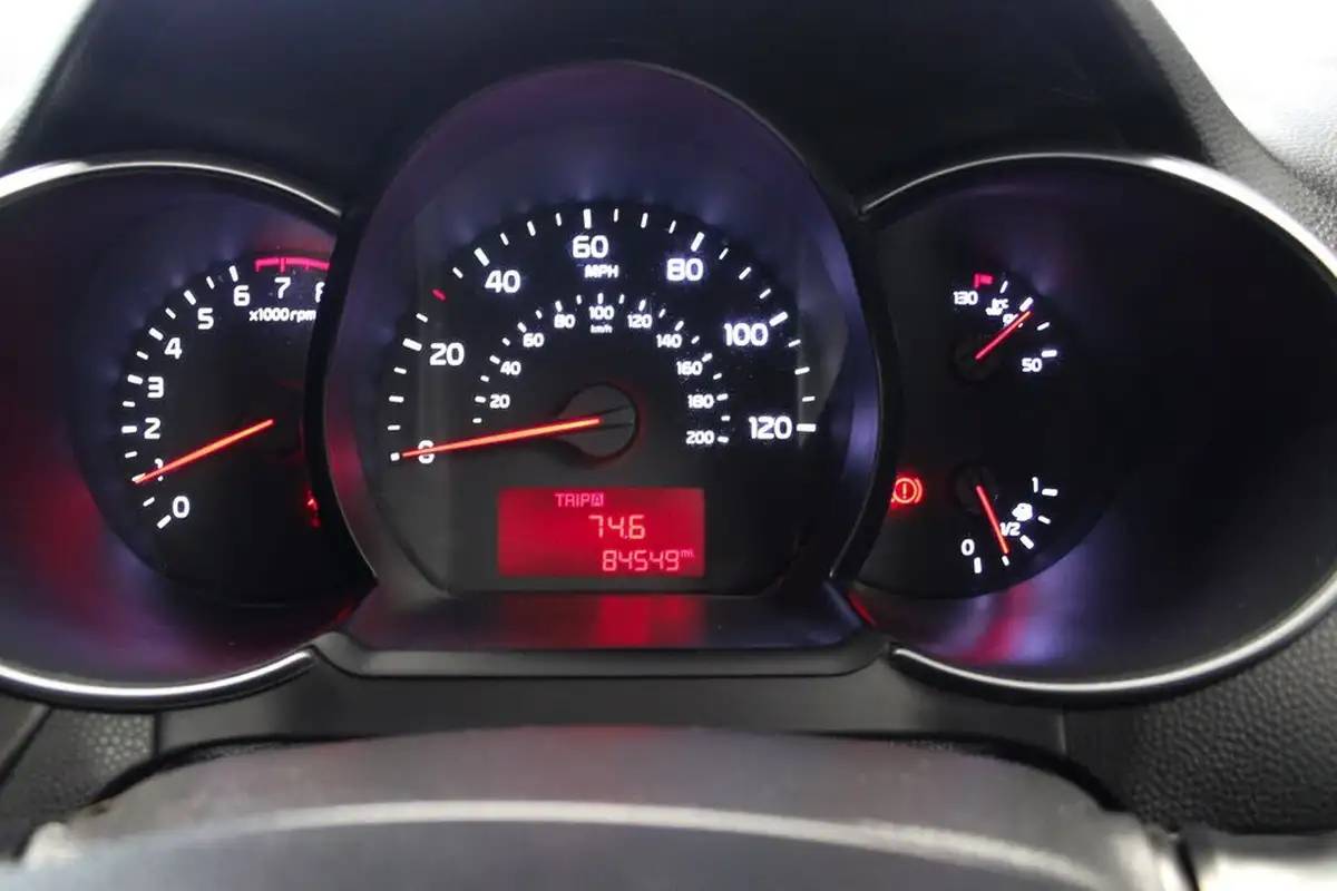2016-kia-picanto-10-picanto-1-5d-big-16