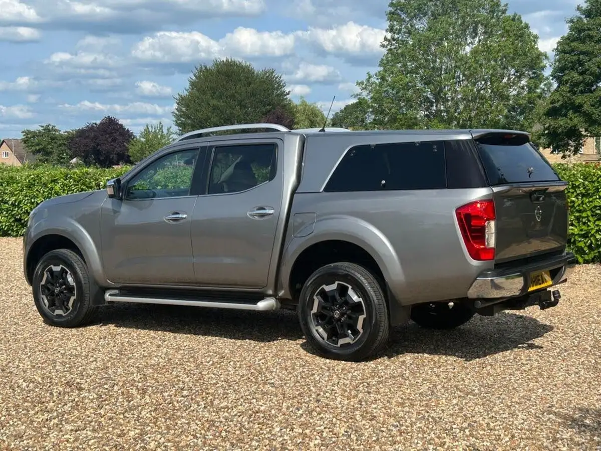 2019-nissan-navara-23dci-tt-tekna-8-navileather-auto-big-9