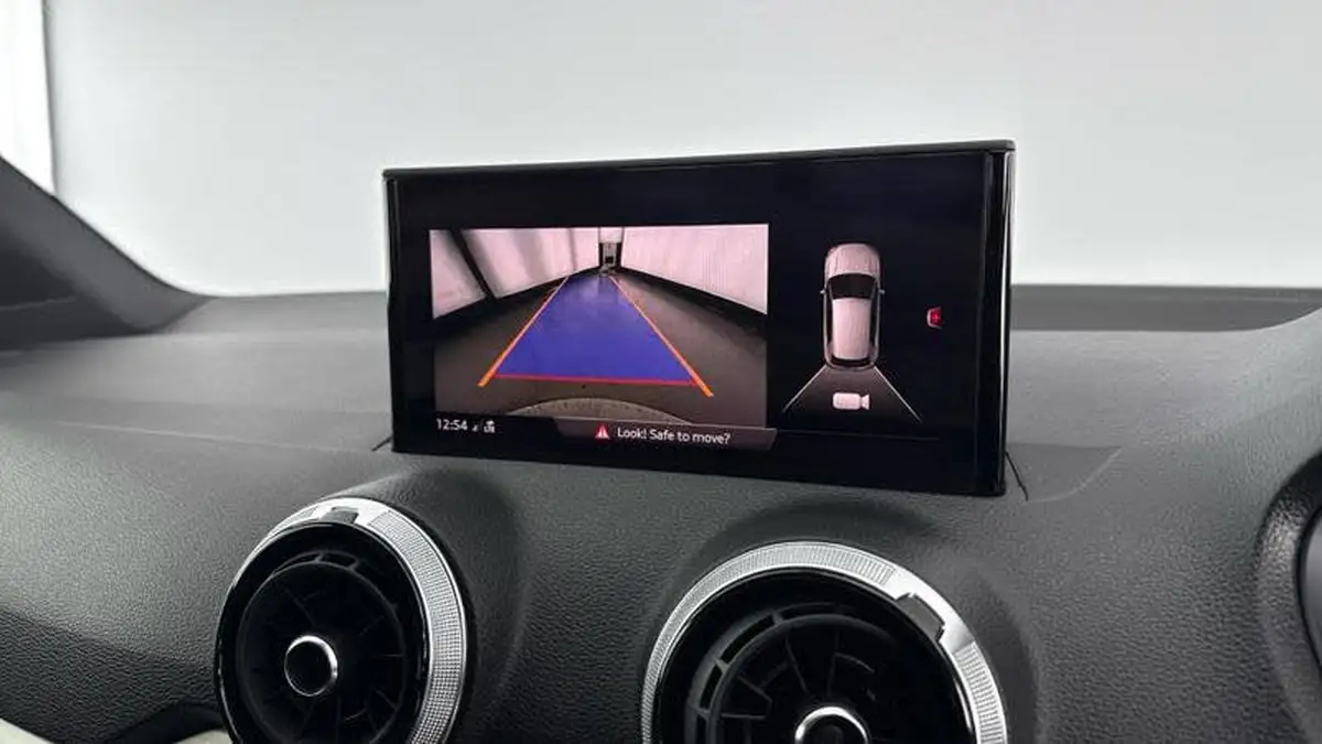 2022-audi-q2-15-35-tfsi-s-line-tronic-big-21