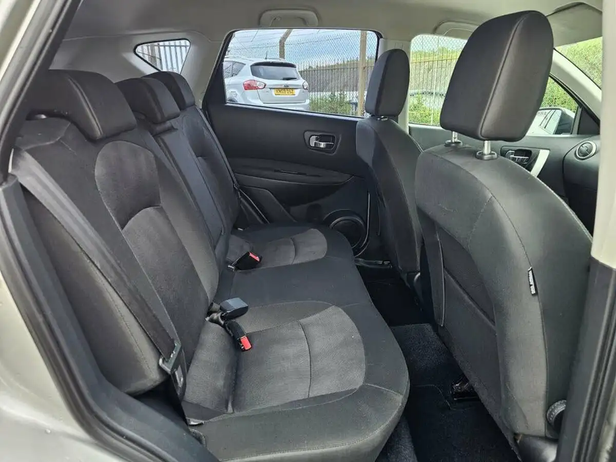 2012-nissan-qashqai-16-acenta-big-11