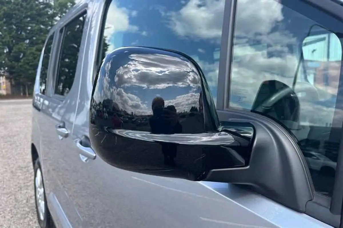 2022-vauxhall-combo-life-e-se-big-33