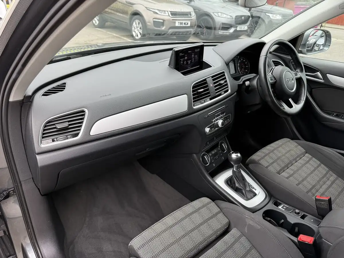 2016-audi-q3-14-tfsi-se-s-tronic-big-38