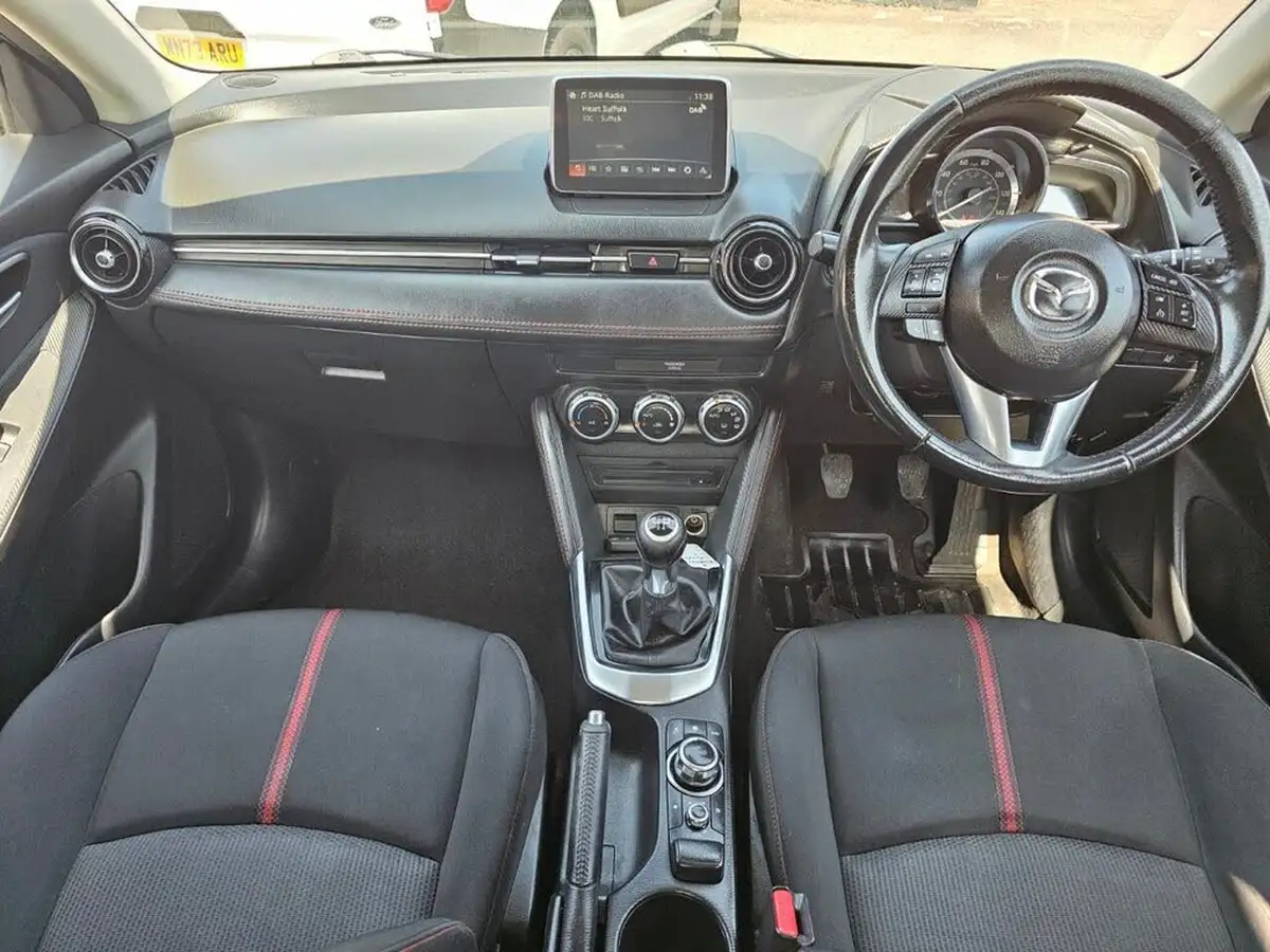 2016-mazda-mazda2-15-sport-nav-90ps-big-2