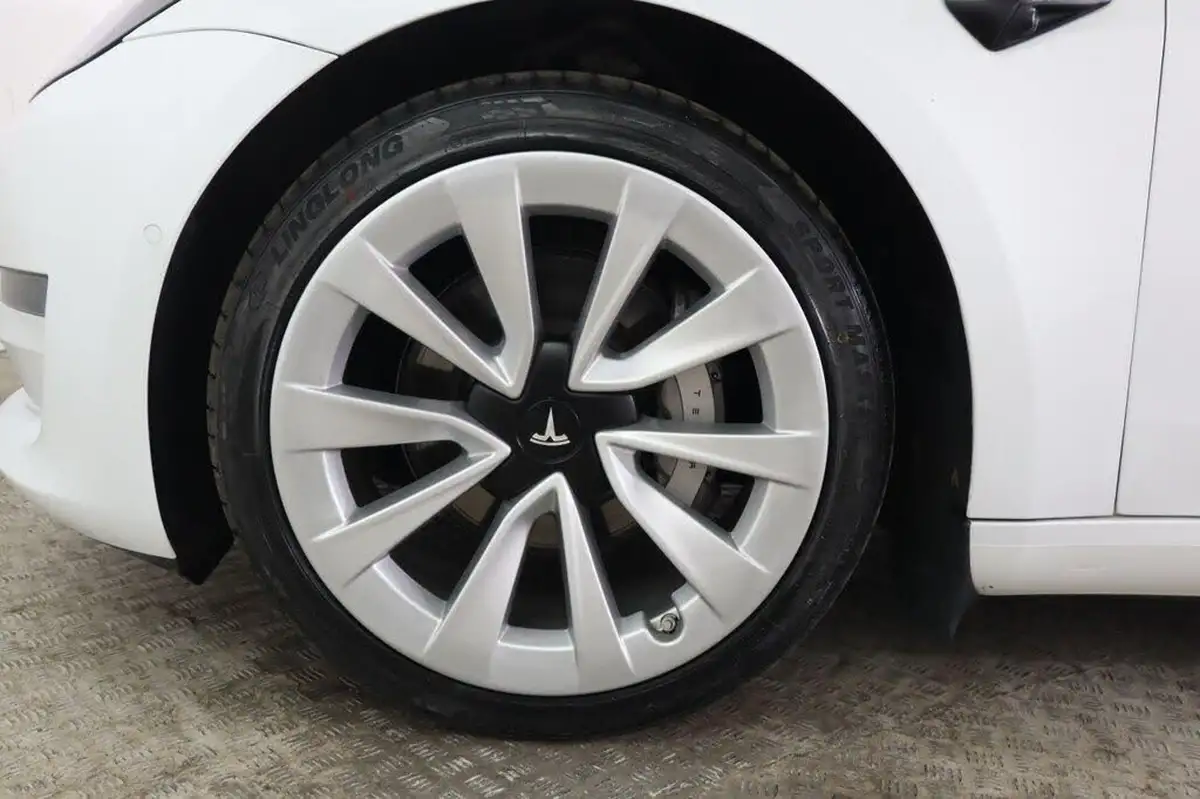 2021-tesla-model-3-e-long-range-4x4-big-23
