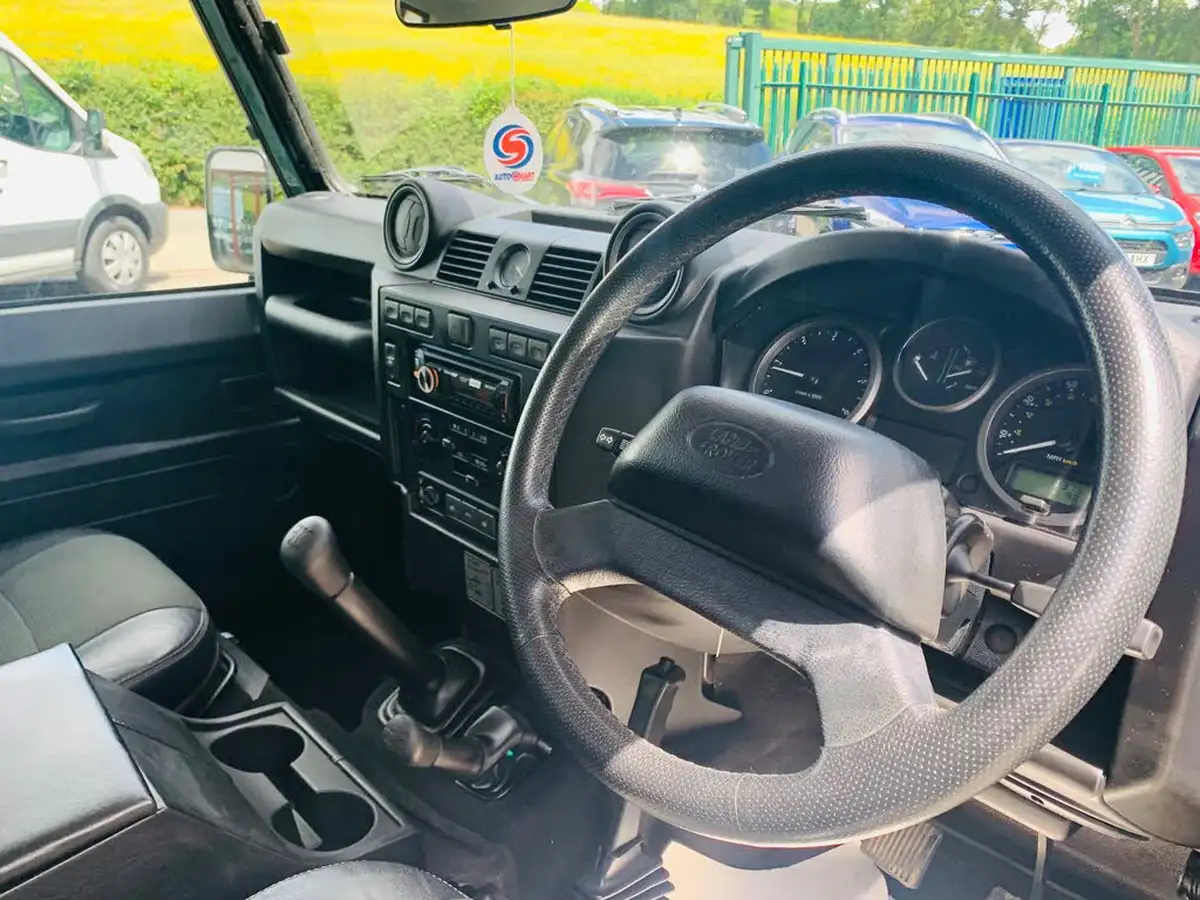 2011-land-rover-110-defender-24td-xs-station-wagon-5-drs-big-17