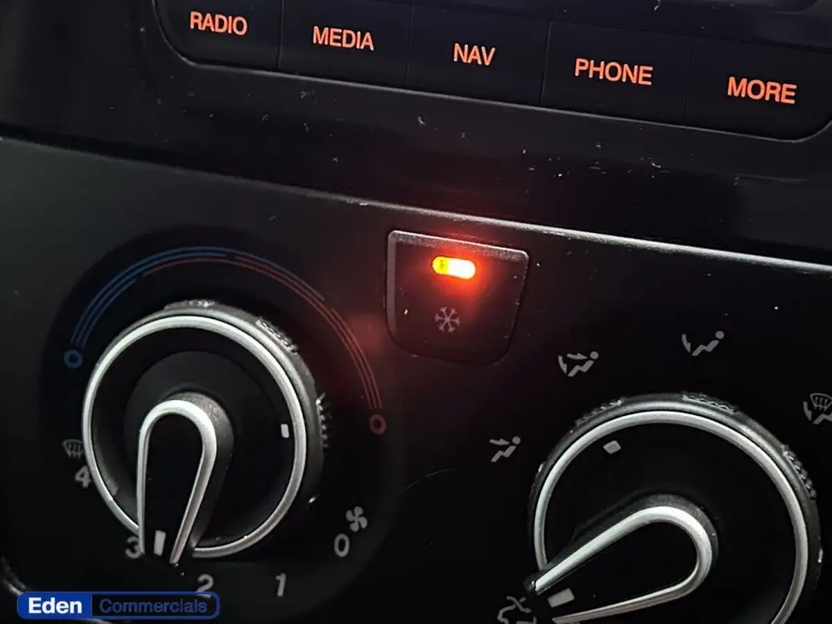 2022-citroen-relay-22bluehdi-35-l3h2-enterprise-panel-big-20