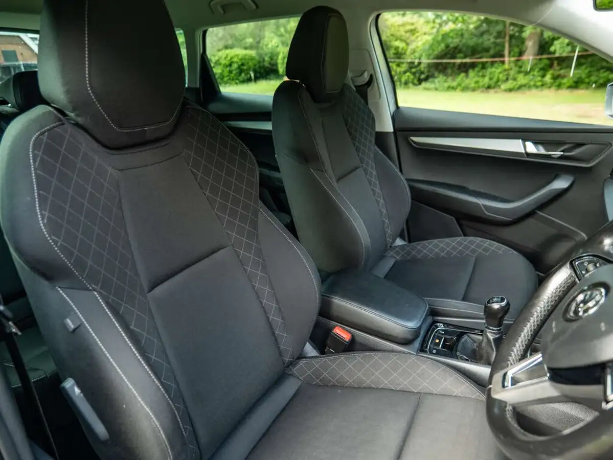 2020-skoda-karoq-10-tsi-se-technology-116ps-big-12