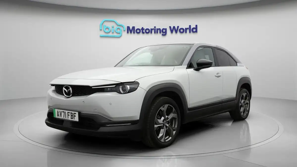 2021-mazda-mx-30-e-first-edition-big-3