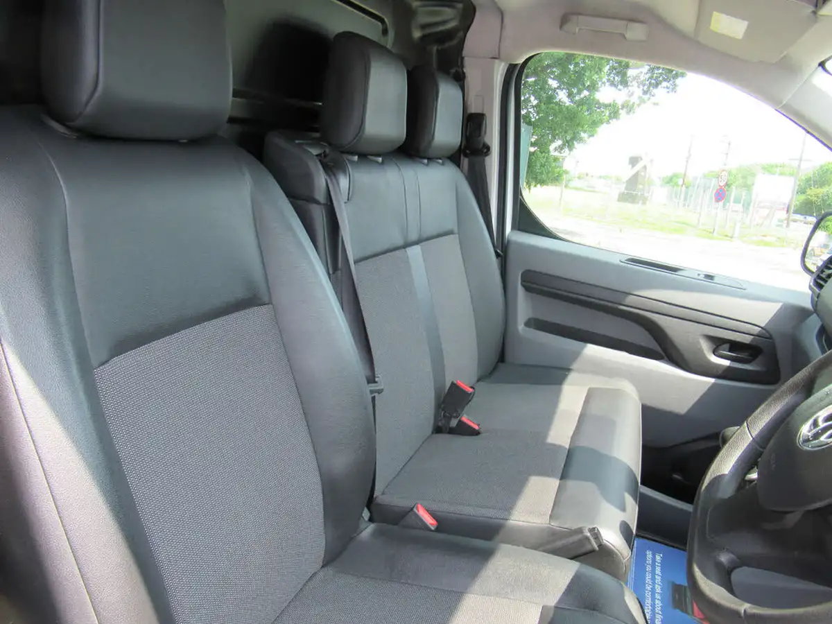 2020-vauxhall-vivaro-15td-2900-l2h1-edition-big-14