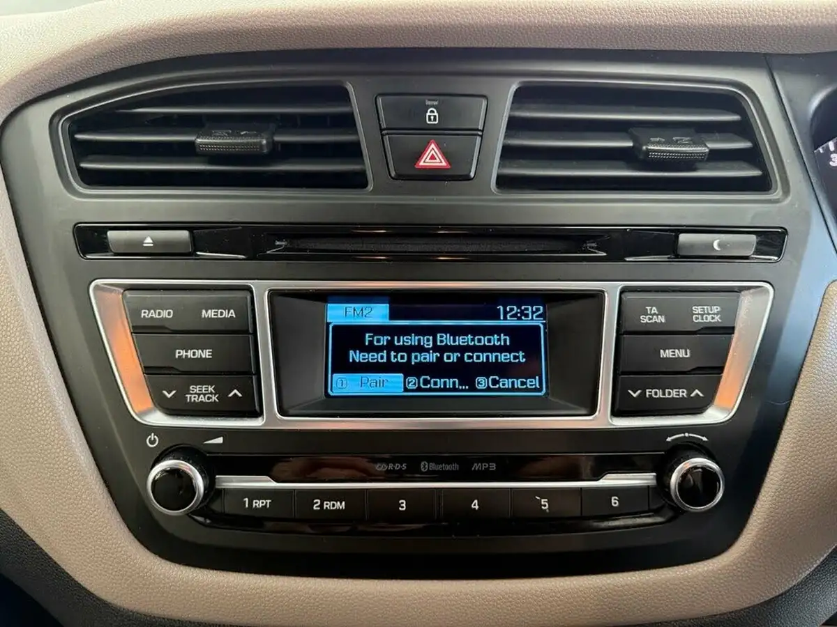 2015-hyundai-i20-12-blue-drive-se-hatchback-5d-big-28
