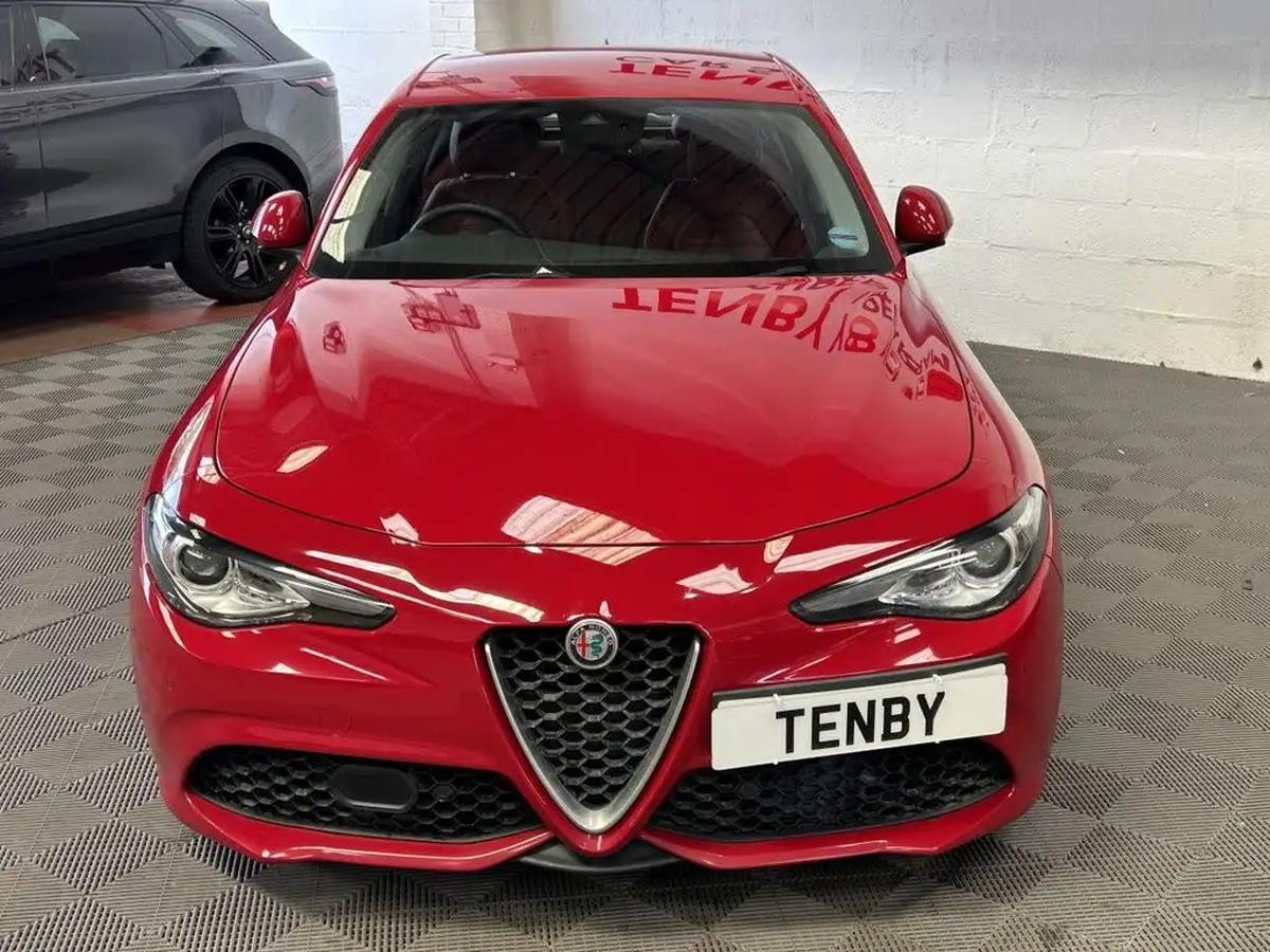 2018-alfa-romeo-giulia-20-veloce-big-3