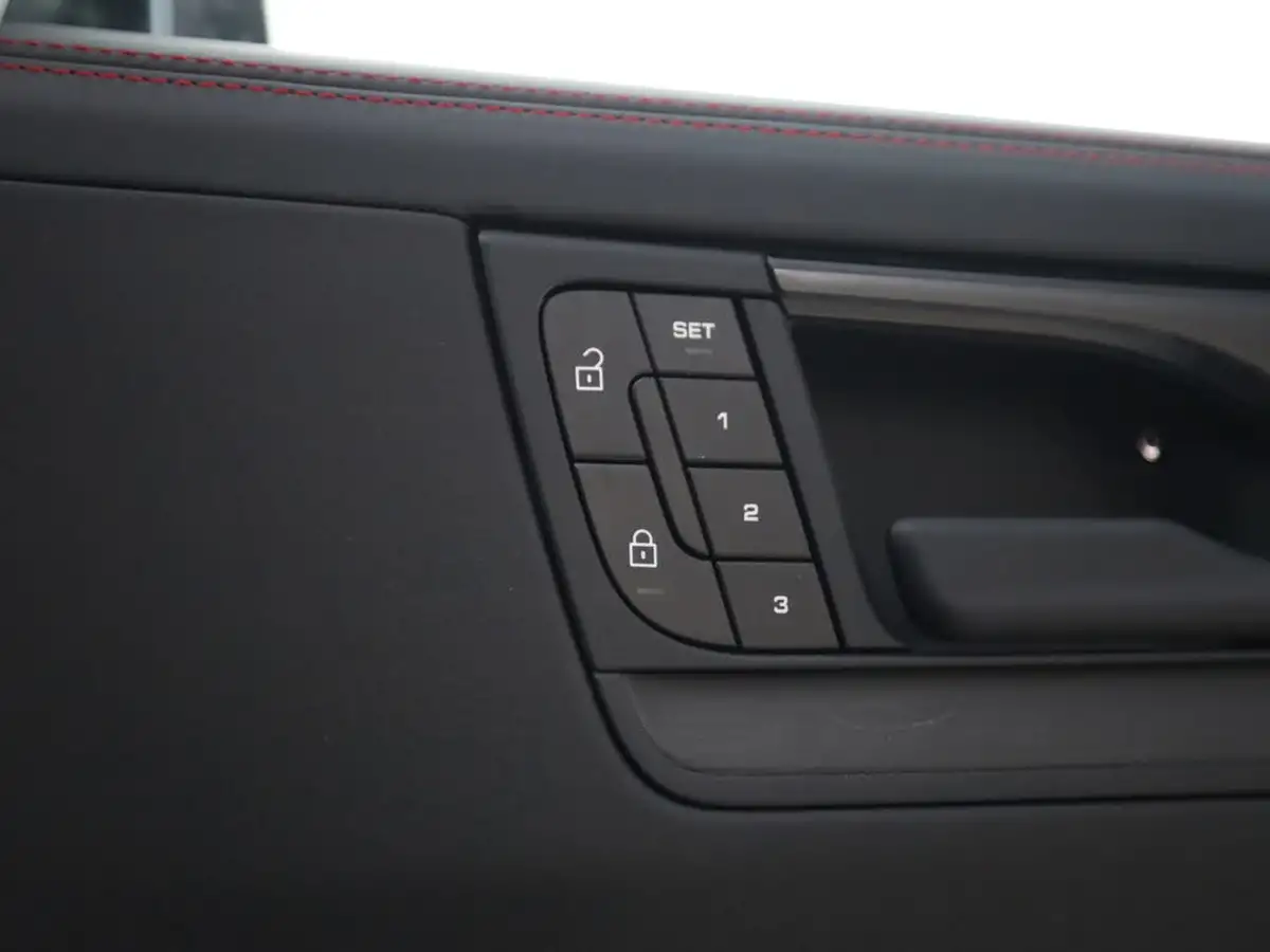 2024-porsche-cayenne-40-v8-gts-500ps-coupe-big-19