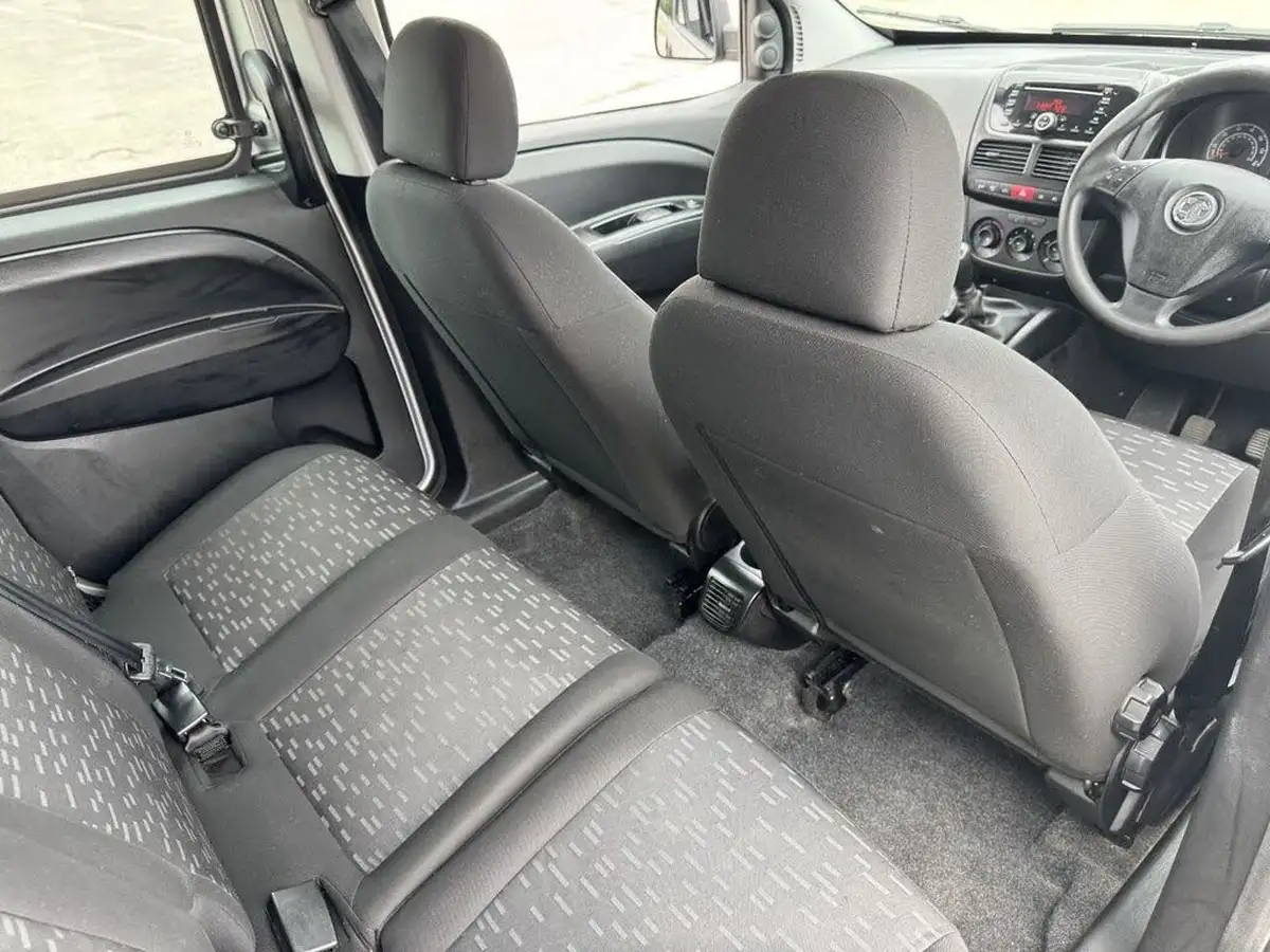 2017-vauxhall-combo-13cdti-2300-95pseu6-l1h1-ss-ecoflex-5-seats-crew-big-15