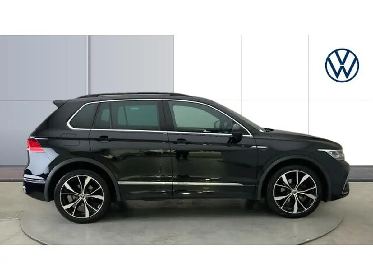 2023-volkswagen-tiguan-15-tsi-r-line-edition-big-3