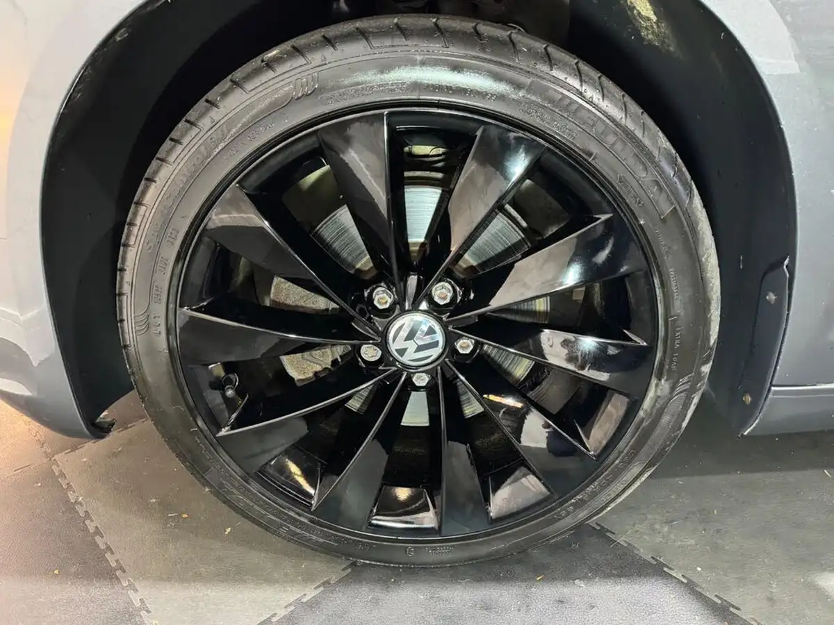 2013-volkswagen-scirocco-20tdi-gt-big-21