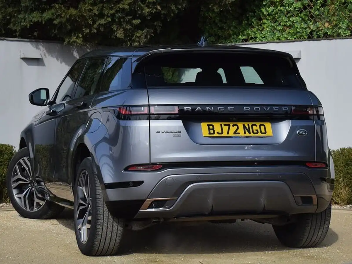 2023-land-rover-range-rover-evoque-15-p300e-r-dynamic-hse-big-1