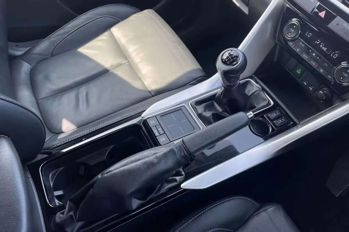 2018-mitsubishi-eclipse-cross-15-4-big-58