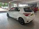 2018-toyota-yaris-15-vvt-i-design-hybrid-small-3