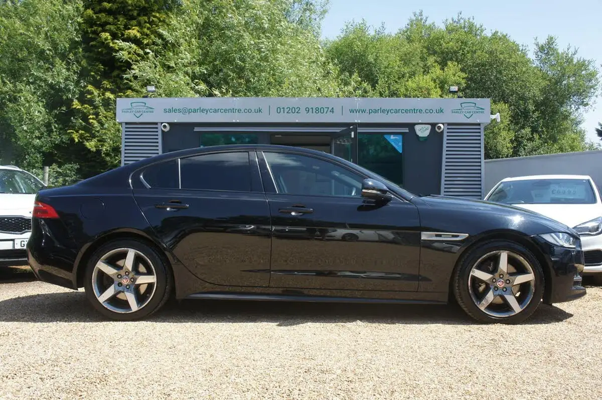 2019-jaguar-xe-20i-r-sport-200ps-big-2