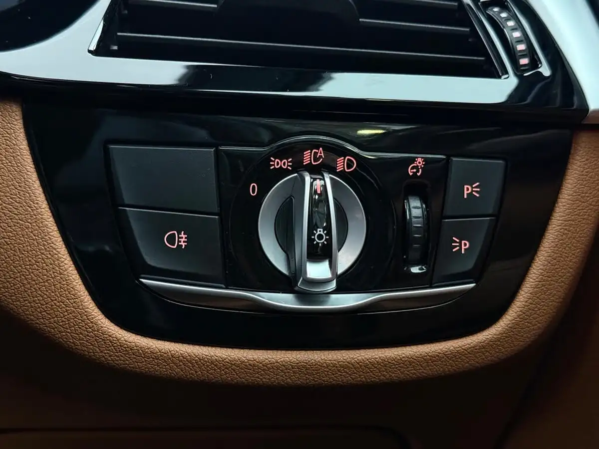 2021-bmw-5-series-20td-520d-m-sport-mht-saloon-4d-big-25
