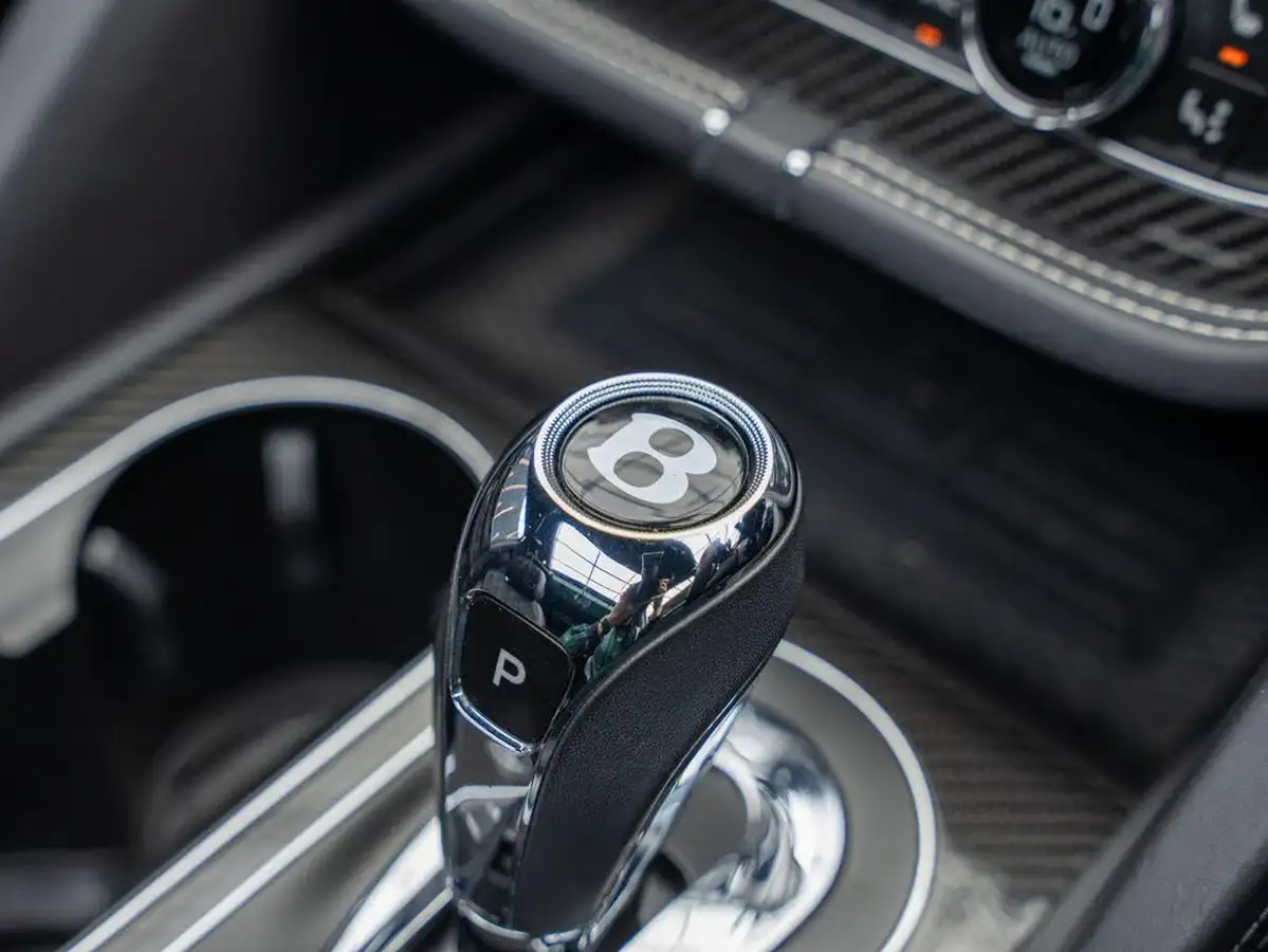2019-bentley-bentayga-40-v8-big-33