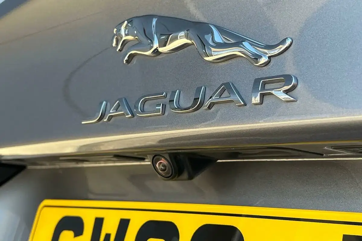 2020-jaguar-xe-20d-r-dynamic-s-big-29