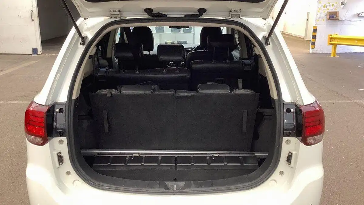 2016-mitsubishi-outlander-22di-d-gx3-7st-big-6