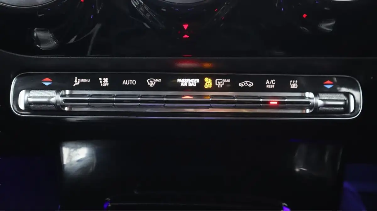 2020-mercedes-benz-a-class-13-a250e-amg-line-premium-saloon-4d-big-12