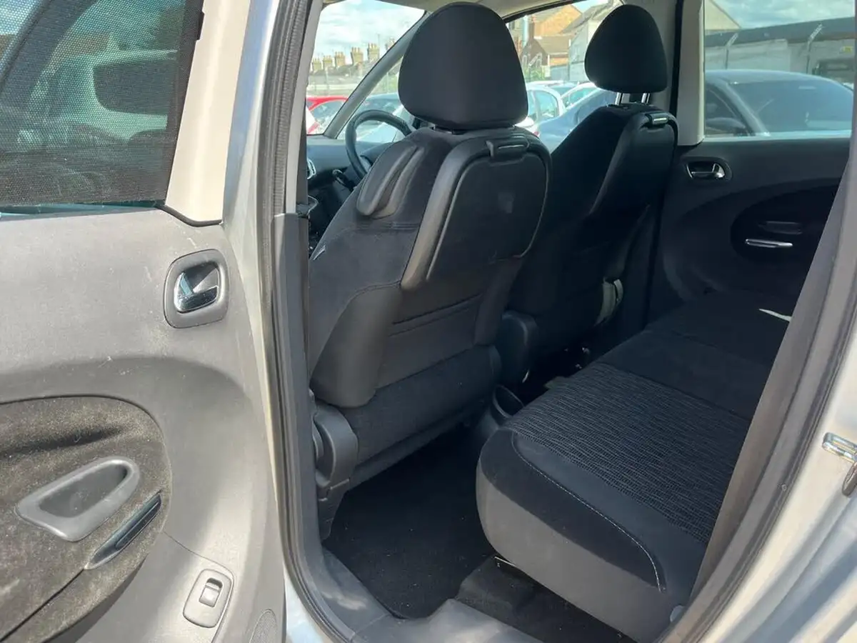 2011-citroen-c3-picasso-16td-exclusive-8v-90pseuro-v-big-15