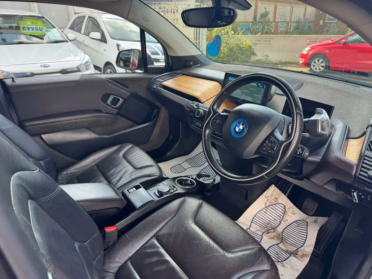 2015-bmw-i3-e-big-16