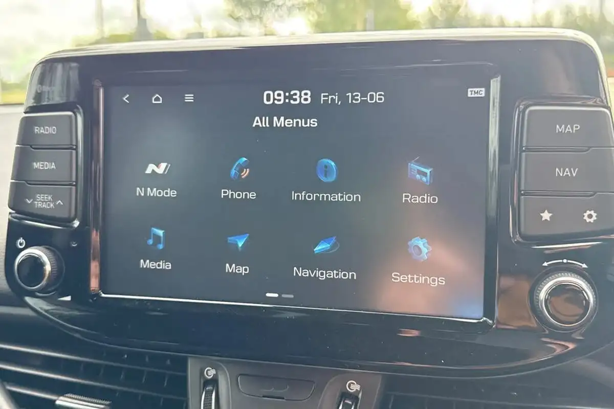 2019-hyundai-i30-n-20-t-gdi-n-performance-fastback-big-48