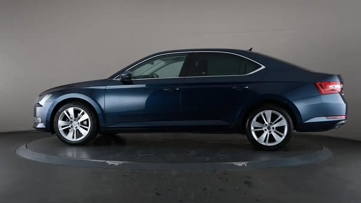 2019-skoda-superb-20tdi-se-l-executive-150ps-hatchback-big-36