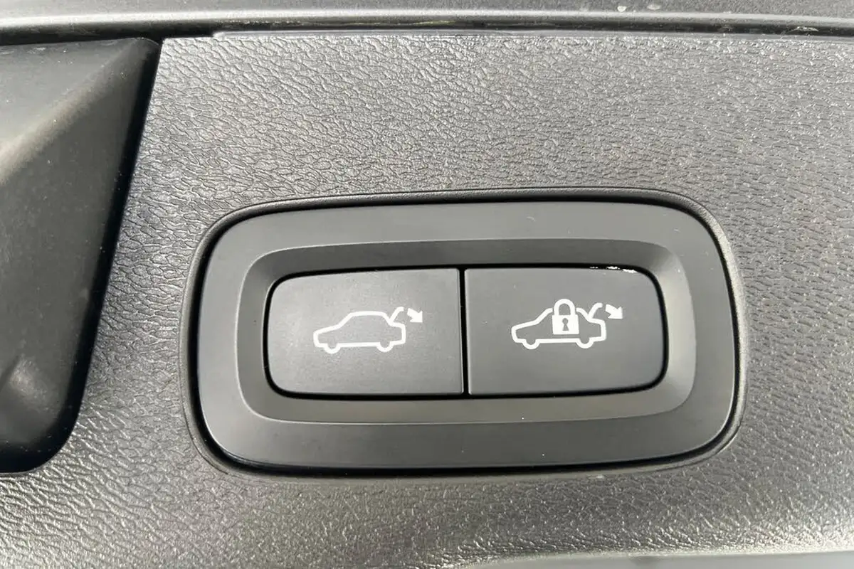 2023-volvo-xc60-20td-b4-plus-big-20