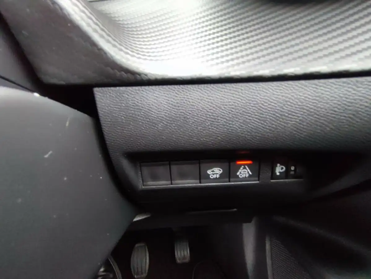2022-peugeot-2008-suv-12-puretech-active-premium-big-22