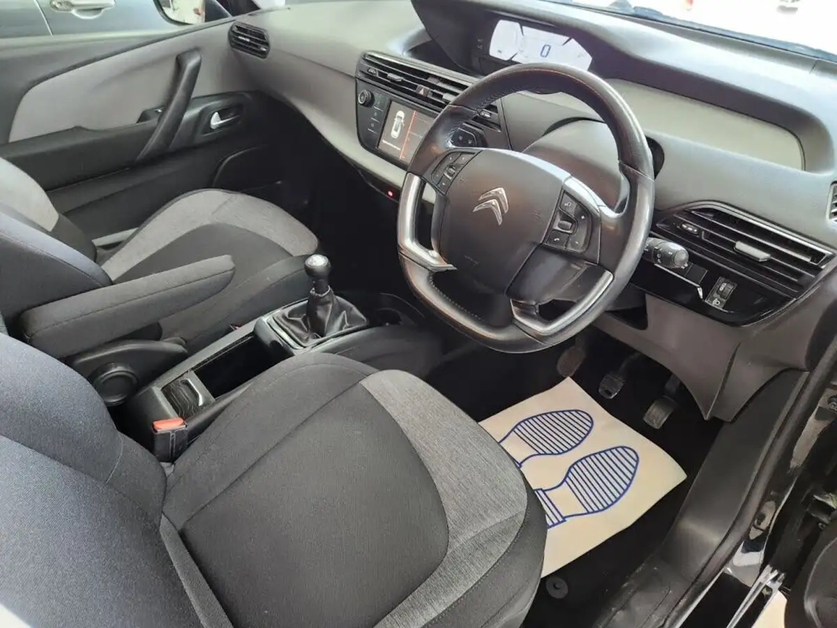 2017-citroen-c4-picasso-16bluehdi-touch-edition-100ps-ss-big-18
