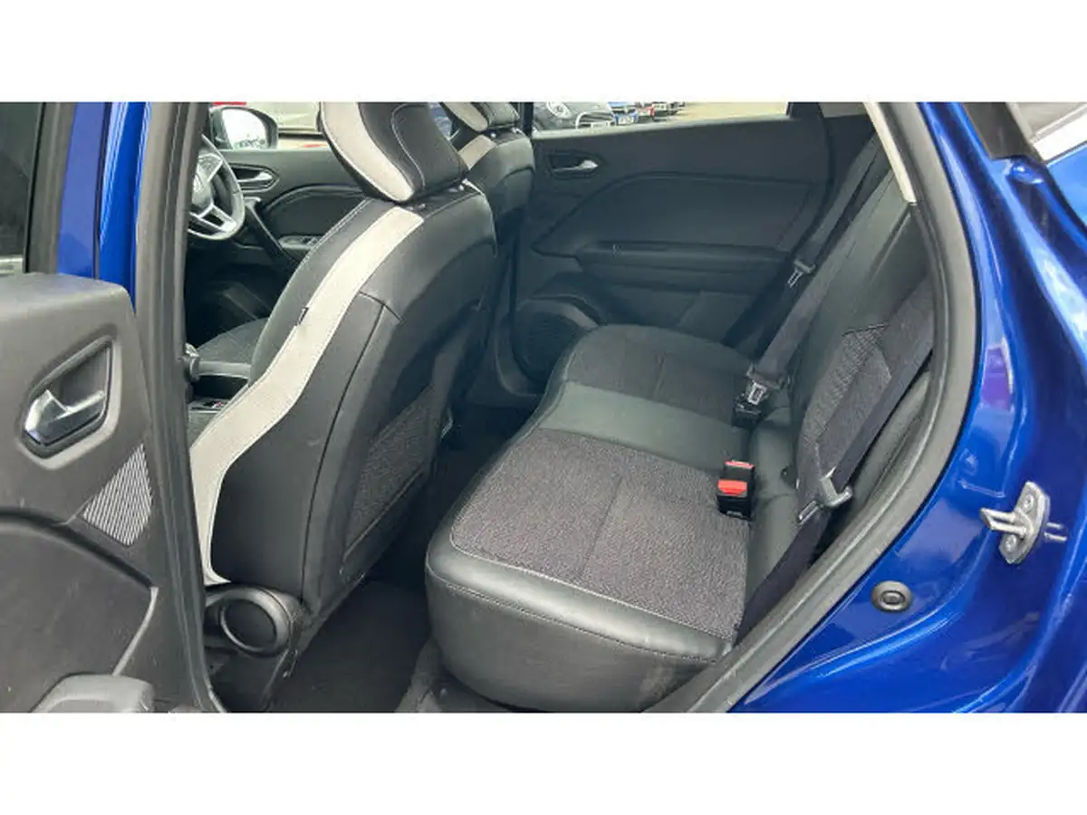 2024-renault-captur-16-techno-145ps-full-big-15