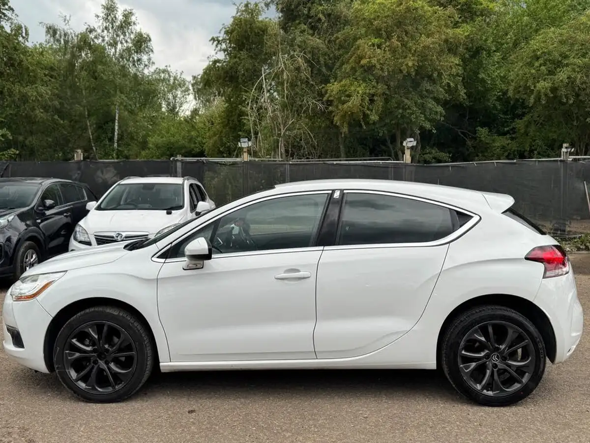 2013-citroen-ds4-16td-dstyle-big-5