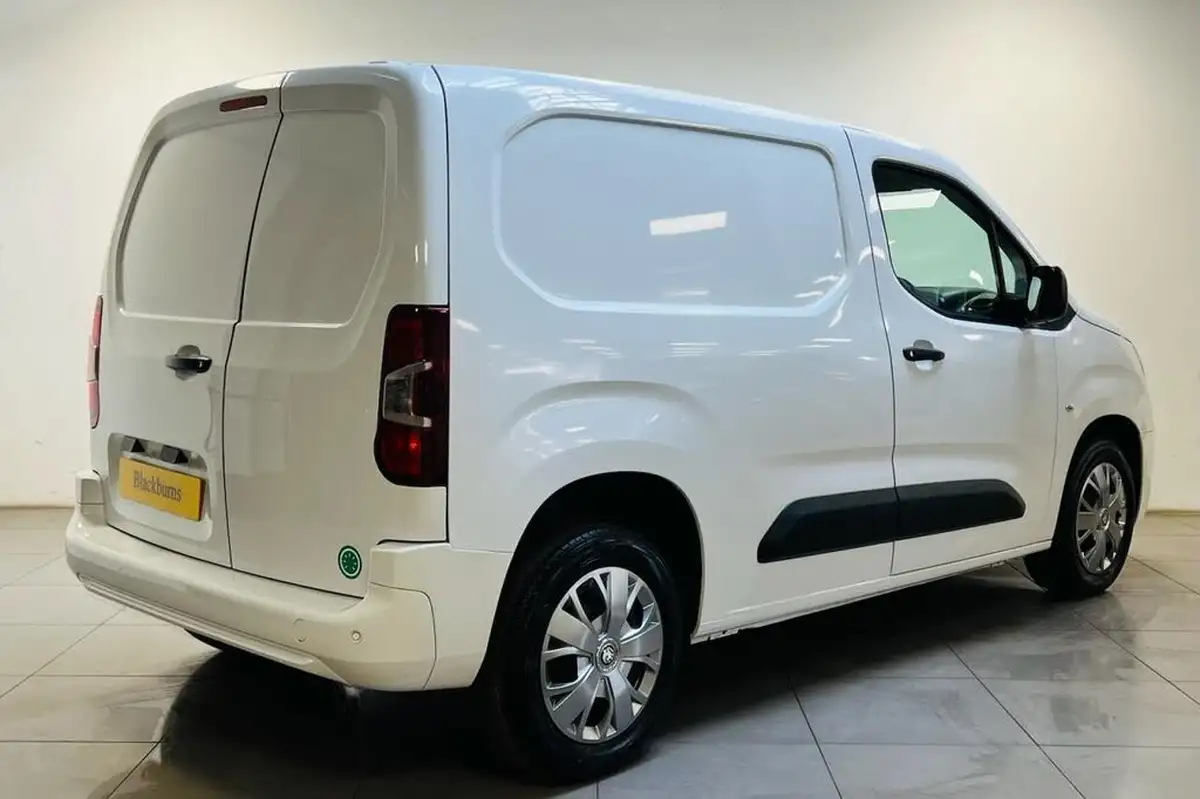2020-vauxhall-combo-15cdti-sportive-2300-100pseu6dt-l1h1-panel-big-1