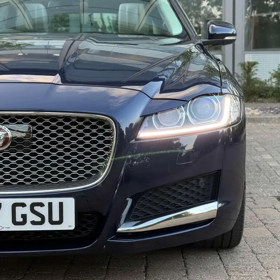 2017-jaguar-xf-20td-portfolio-240ps-awd-saloon-4d-1998cc-auto-big-8